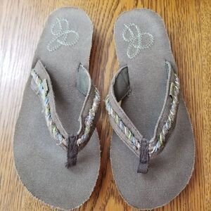Cabians ( ? ) brown Flip Flops w/braided straps